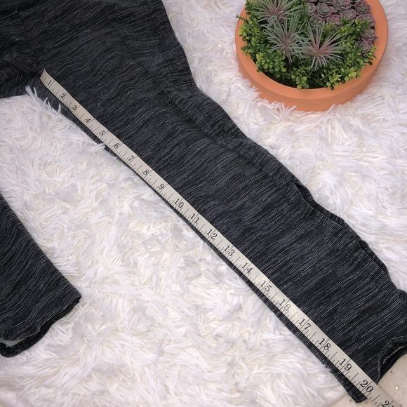 Aerie Chill. Play. Move. 3/4 Crop Gray Leggings - Picture 10 of 10